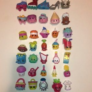 Shopkin lot of 35 toys